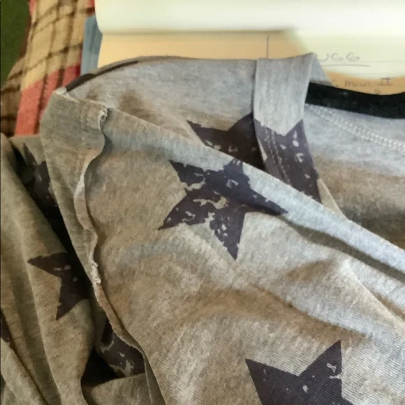 Easel star print top! - Picture 8 of 10